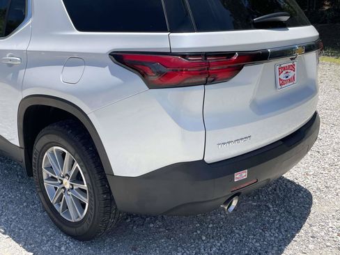 Used 2022 Chevrolet Traverse LT FWD image 30