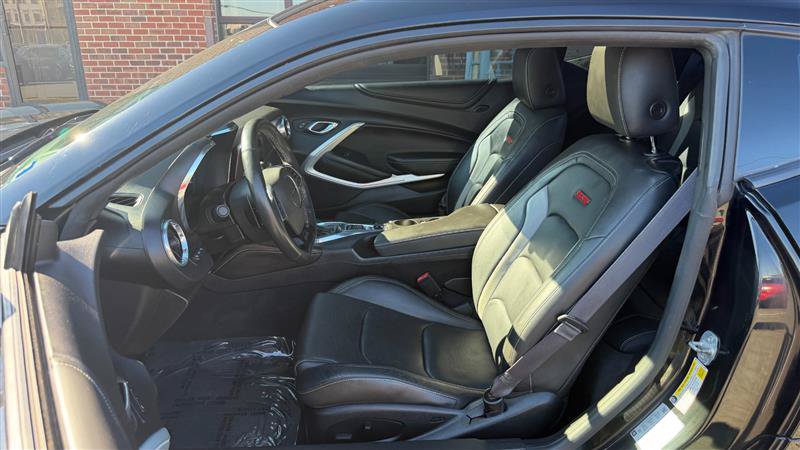 Used 2017 Chevrolet Camaro SS Coupe w/ 2SS RWD image 16