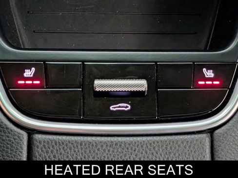 Used 2020 Porsche Panamera w/ Premium Package image 19