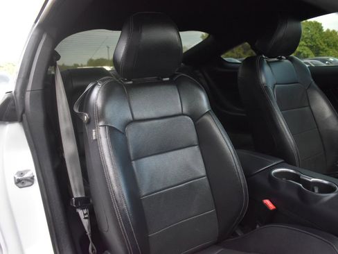 Used 2019 Ford Mustang GT Premium w/ Equipment Group 401A RWD image 29