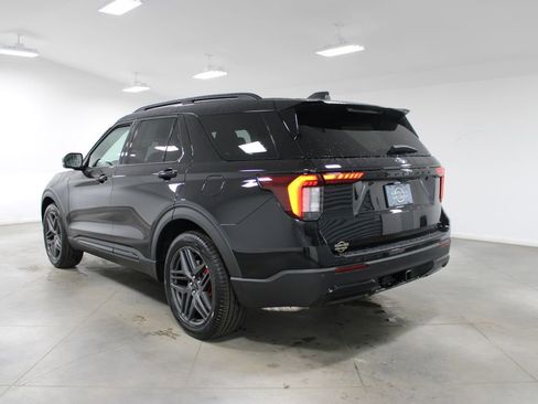 New 2026 Ford Explorer ST-Line w/ ST-Line Street Pack RWD image 6