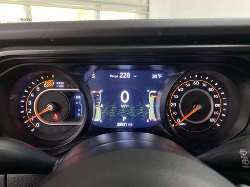 Used 2025 Jeep Wrangler Unlimited Rubicon image 28