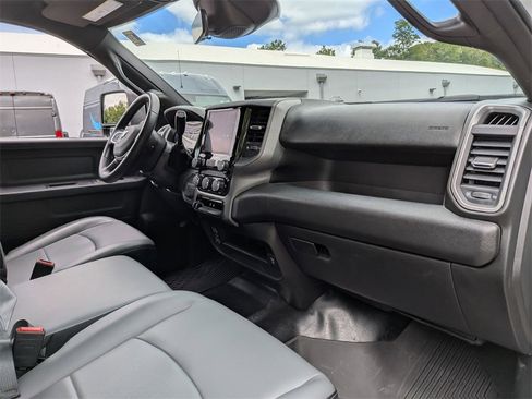 Used 2025 RAM 2500 Tradesman w/ Chrome Appearance Group image 22