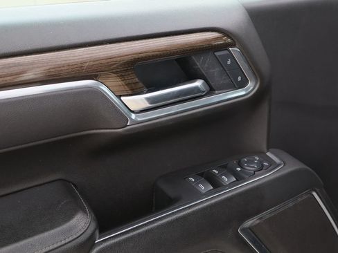 Used 2025 Chevrolet Silverado 1500 LT RWD image 19