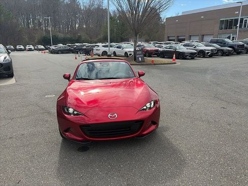 Used 2025 MAZDA MX-5 Miata RF Grand Touring image 2