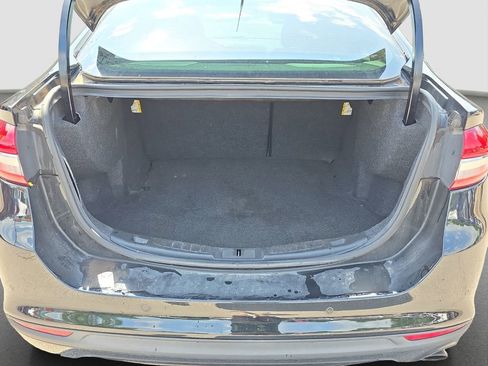 Used 2018 Ford Fusion SE w/ Equipment Group 201A FWD image 17