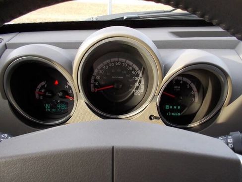 Used 2007 Dodge Nitro SLT image 25