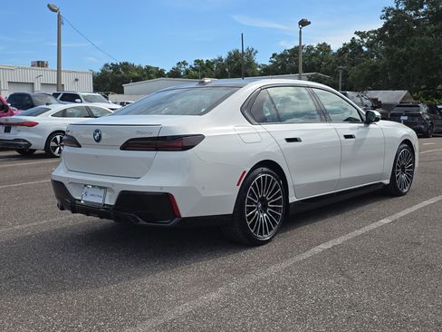 New 2026 BMW 750e xDrive image 5