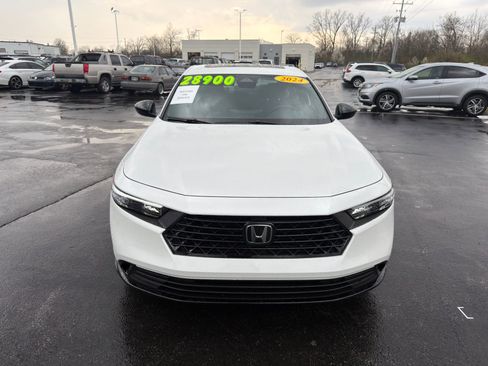 Used 2024 Honda Accord Sport image 11