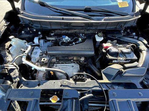 Used 2015 Nissan Rogue SV image 30