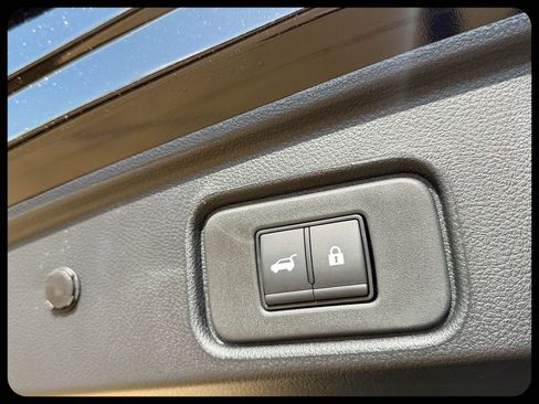 New 2026 Nissan Pathfinder SL AWD/4WD image 11