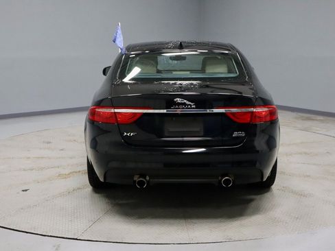 Used 2020 Jaguar XF Prestige image 9
