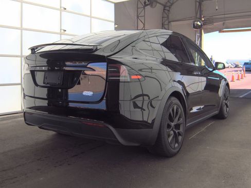 Used 2024 Tesla Model X Plaid image 4