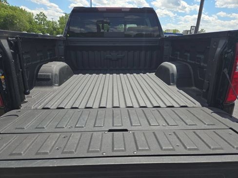 Used 2022 Chevrolet Silverado 1500 LT Trail Boss w/ LT Trail Boss Premium Package AWD/4WD image 9