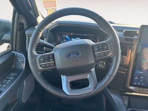 Used 2025 Ford F150 Lightning Lariat image 14