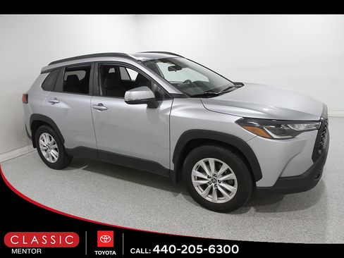Certified 2022 Toyota Corolla Cross LE AWD/4WD image 1