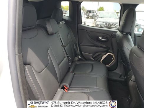 Used 2016 Jeep Renegade Limited FWD image 29