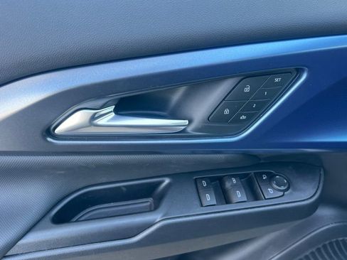 New 2026 Chevrolet Equinox EV LT image 8