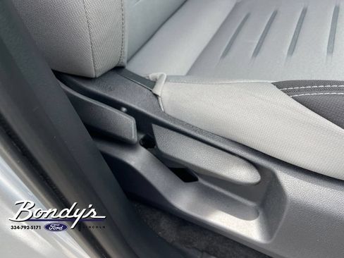 Used 2025 Toyota Tacoma TRD Sport AWD/4WD image 17