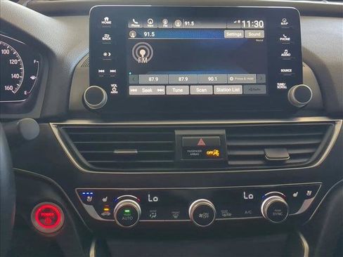 Used 2018 Honda Accord Touring image 14