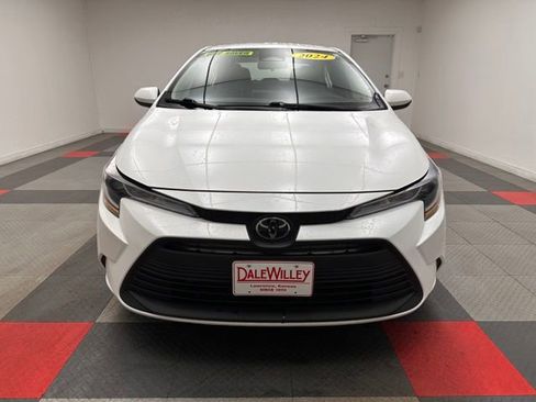 Used 2024 Toyota Corolla LE image 2