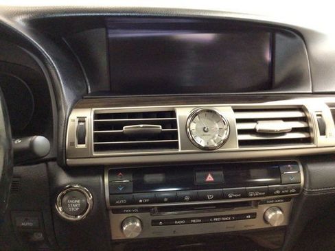 Used 2013 Lexus LS 460 w/ Comfort Pkg RWD image 20