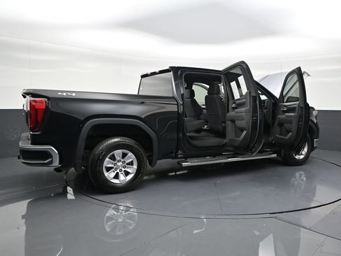 Used 2023 GMC Sierra 1500 SLE image 29