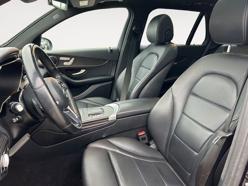 Used 2022 Mercedes-Benz GLC 300 4MATIC image 9