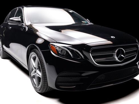 Used 2018 Mercedes-Benz E 300 4MATIC w/ Premium 1 Package image 27