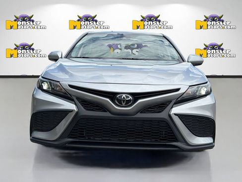 Used 2023 Toyota Camry SE FWD image 2