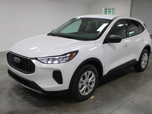 New 2026 Ford Escape Active w/ Tech Pack #1 FWD image 3