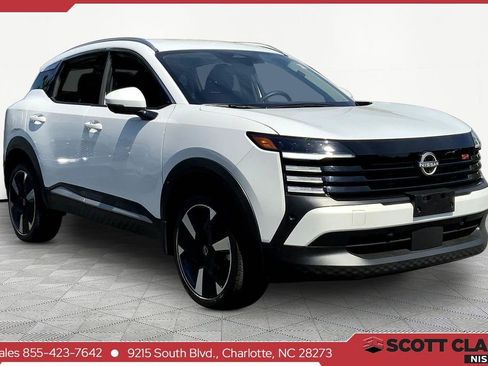 Used 2025 Nissan Kicks SR FWD image 1