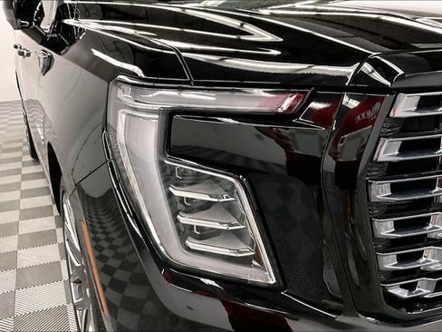Used 2025 GMC Yukon XL Denali Ultimate w/ LPO, Floor Liner Package AWD/4WD image 36