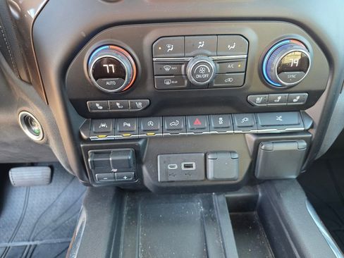 Used 2020 Chevrolet Silverado 1500 High Country w/ Technology Package image 24