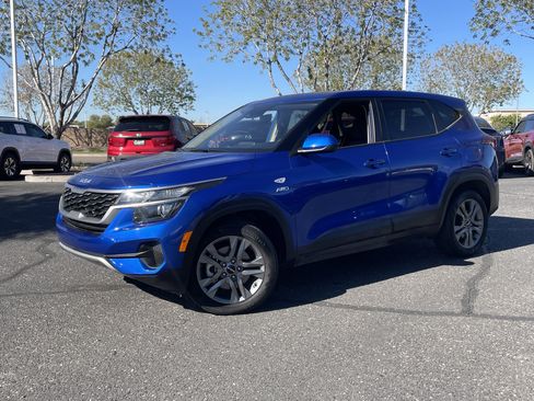 Used 2023 Kia Seltos LX image 32