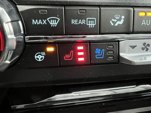 New 2026 Ford F350 Lariat w/ Black Appearance Package image 39