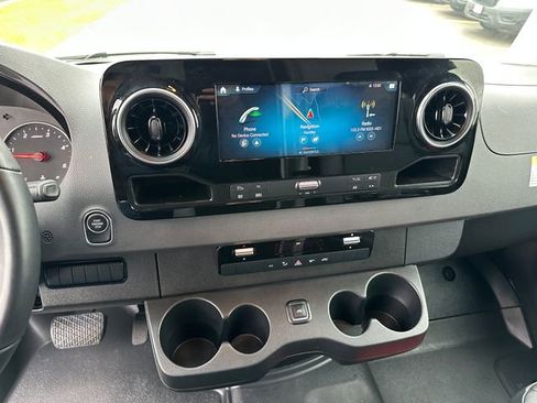 Used 2022 Mercedes-Benz Sprinter 4500 w/ Parking Package image 24