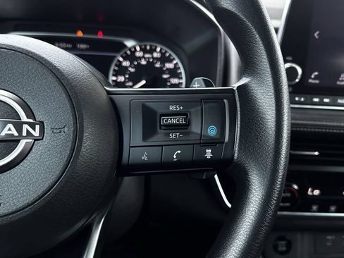 Used 2024 Nissan Rogue SV FWD image 15
