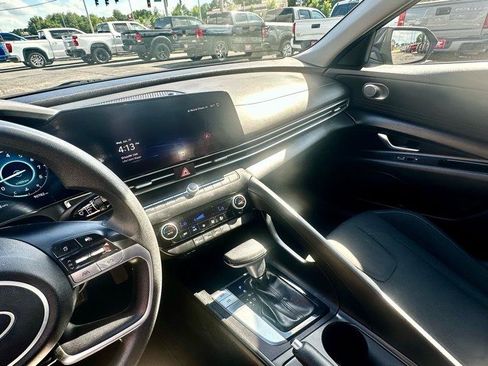 Used 2024 Hyundai Elantra SEL FWD image 24