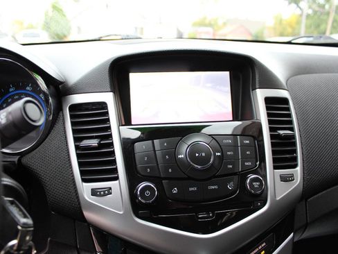 Used 2016 Chevrolet Cruze LT image 16