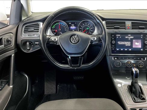 Used 2019 Volkswagen e-Golf SE w/ Driver Assistance Package image 9