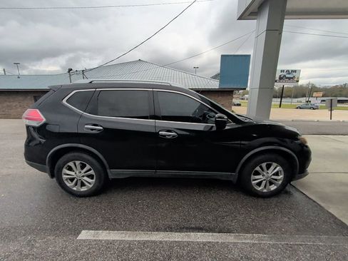 Used 2015 Nissan Rogue SV image 4
