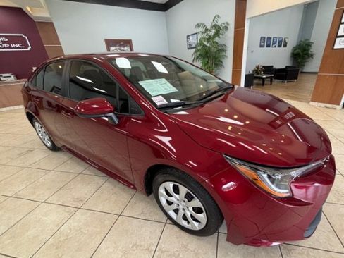 Used 2024 Toyota Corolla LE FWD image 3