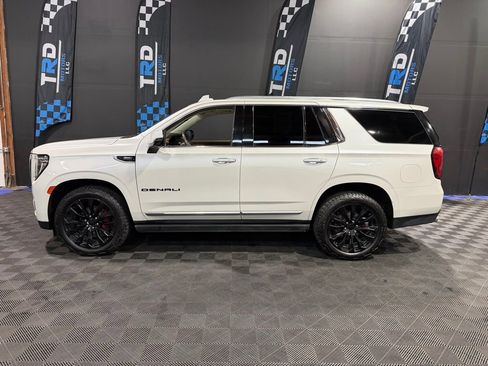 Used 2021 GMC Yukon Denali w/ Denali Premium Package AWD/4WD image 2