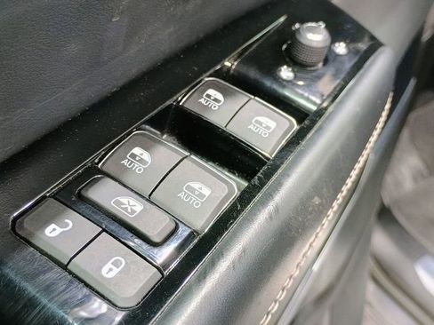 Used 2023 Jeep Grand Wagoneer Series II AWD/4WD image 15