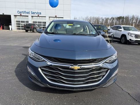 Used 2024 Chevrolet Malibu LT FWD image 2