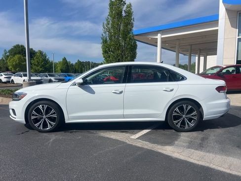 Used 2022 Volkswagen Passat 2.0T SE image 10
