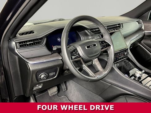 Used 2024 Jeep Grand Cherokee L Overland w/ Rear Seat Video Group I AWD/4WD image 16