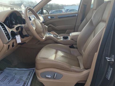 Used 2014 Porsche Cayenne Platinum Edition image 26