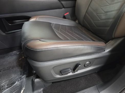 Used 2025 Nissan Pathfinder Platinum w/ Cargo Package AWD/4WD image 29